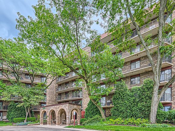 3rd image of 111 S Baybrook Dr Unit 212