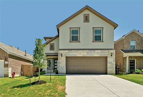 806 Pepperbark Loop Photo 1