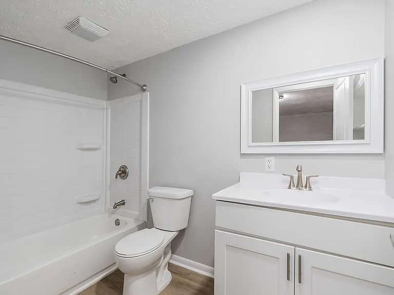 3085-3194 Griggsview Court — Photo 62