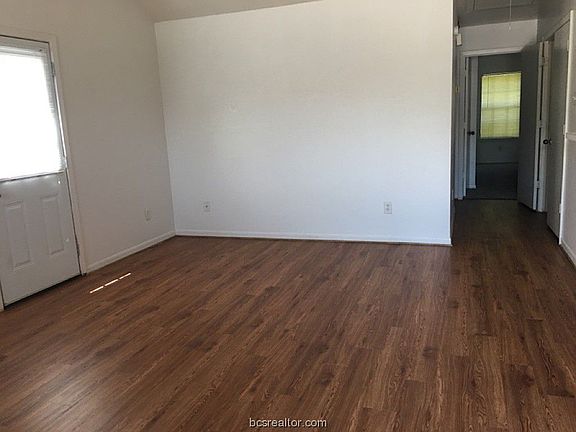 2nd image of 2303 Pintail Ln