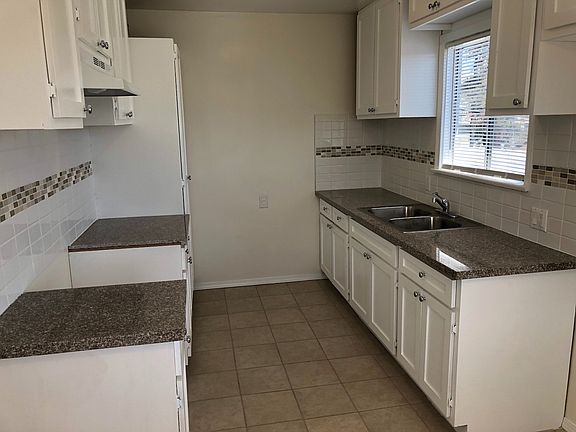 3rd image of 4622 La Mirada Ave #4610