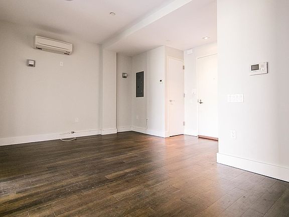 4th image of 146 Meserole St #6A