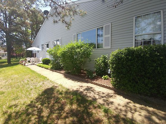 5th image of 2 Ardsley Avenue #A