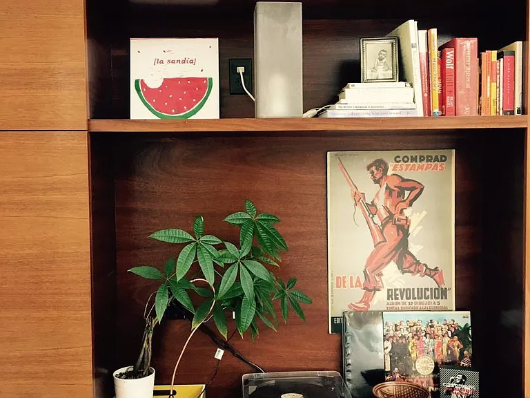 bookshelf