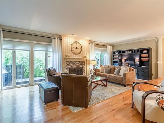 3rd image of 56 Great Wood Cir