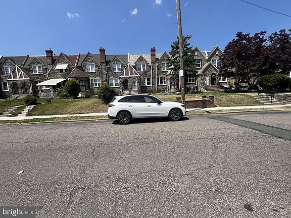 4th image of 2322 77th Ave