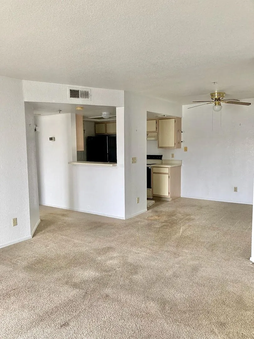 1 Bedroom Laughlin Condo in South Bay!! — Photo 2