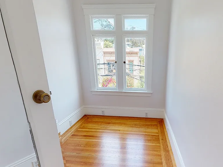 874 Hampshire St — Photo 7