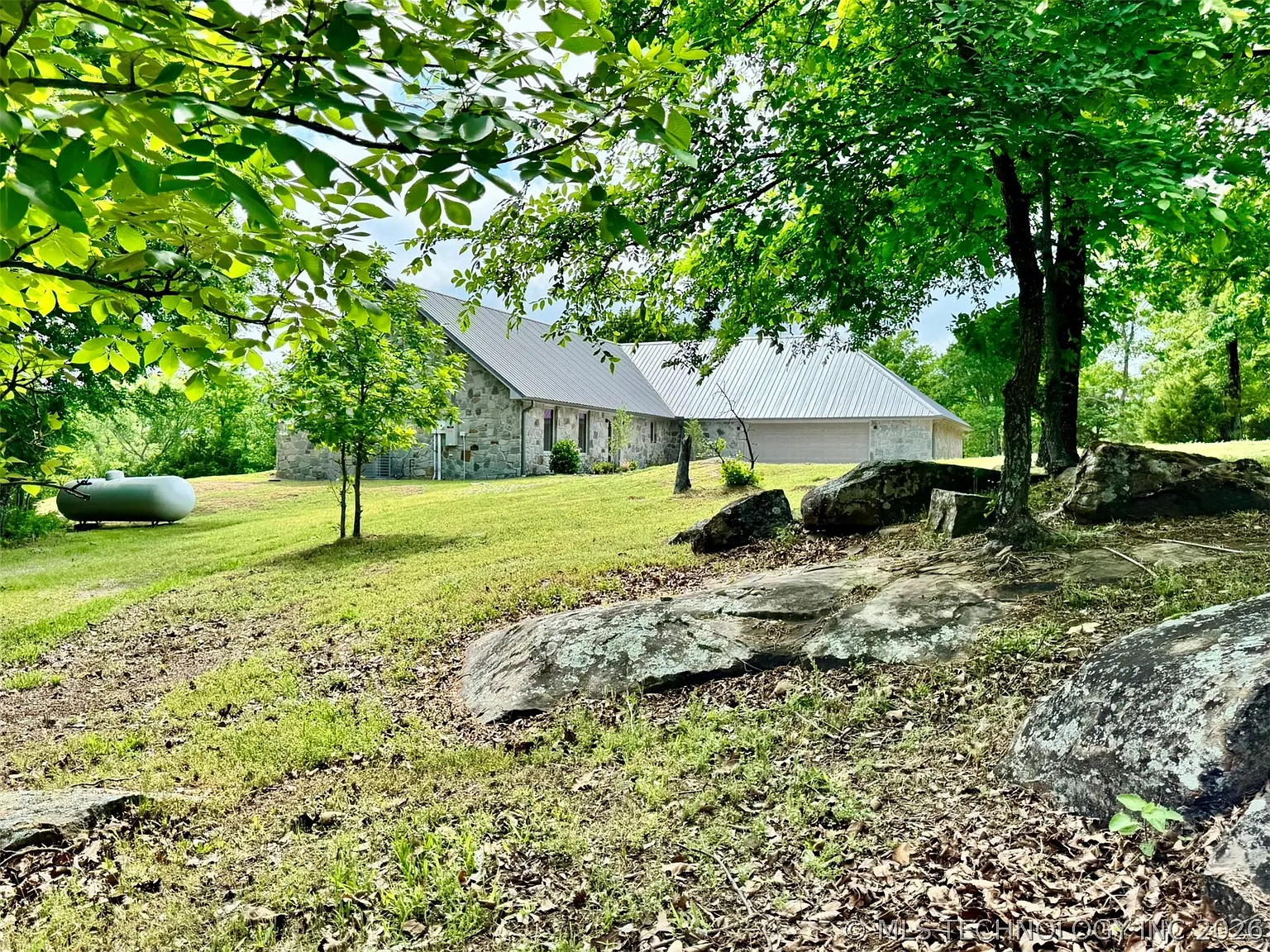 5 bed, 3.5 bath, 2310 sqft, $10,000 — Photo 1