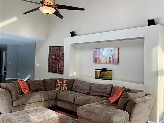 5th image of 138 Sausalito Dr