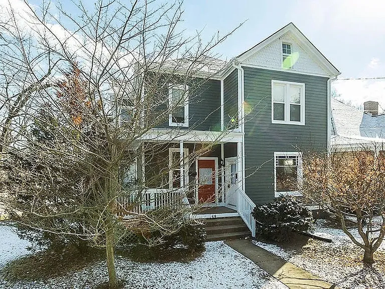 676 Headley Ave — Photo 1