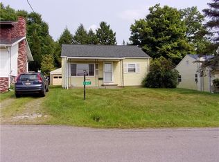 1047 Aetna Dr, Ellwood City, PA 16117