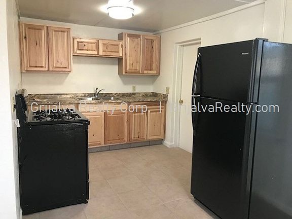 3rd image of 2701 N Fair Oaks Ave #2707