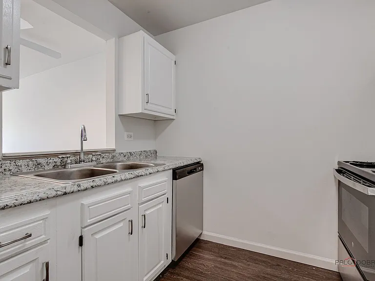 Hawthorne Glen Apartments — Photo 6
