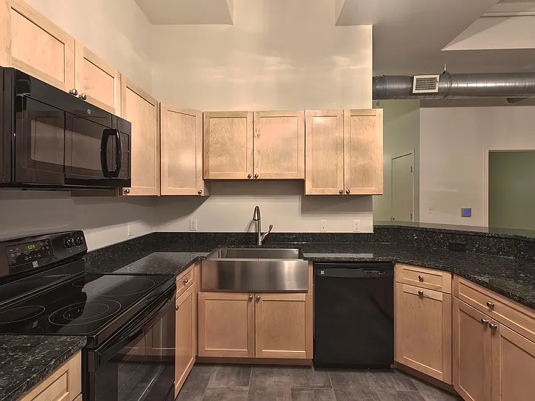 306 S Main St #2D — Photo 8