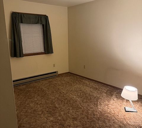 4th image of 49 Little St