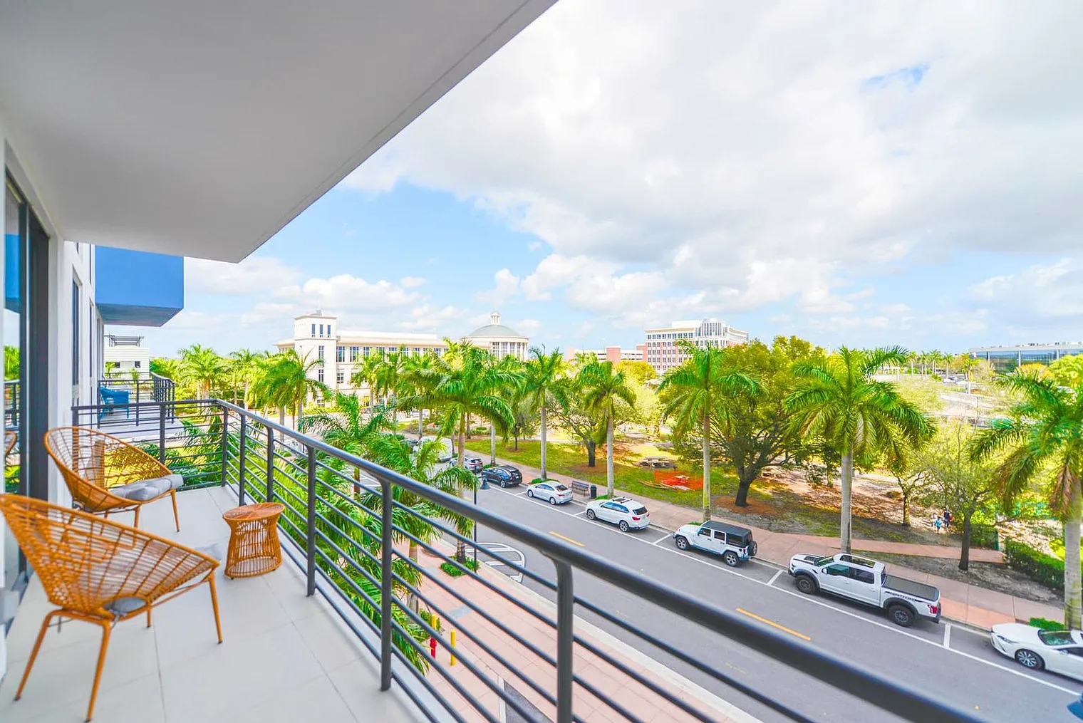 1 bed, 1.0 bath, 656 sqft, $3,515 — Photo 3