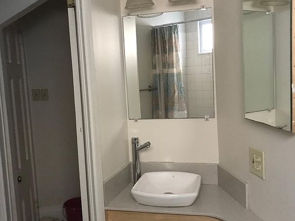 4th image of 293 Pennsylvania St APT 1