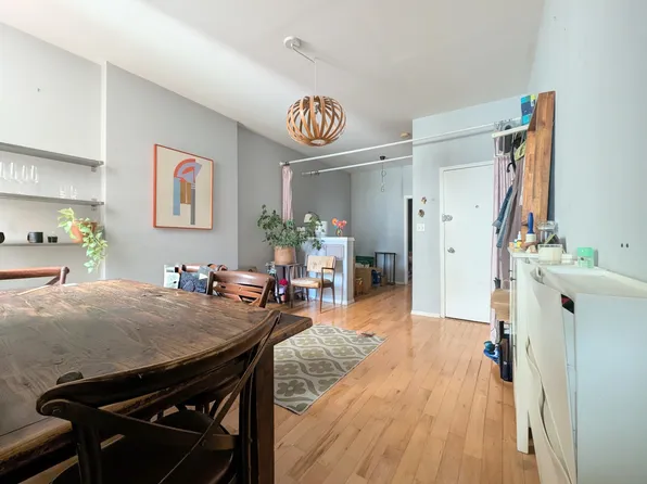 296 Nassau Ave APT 3R, Brooklyn, NY 11222