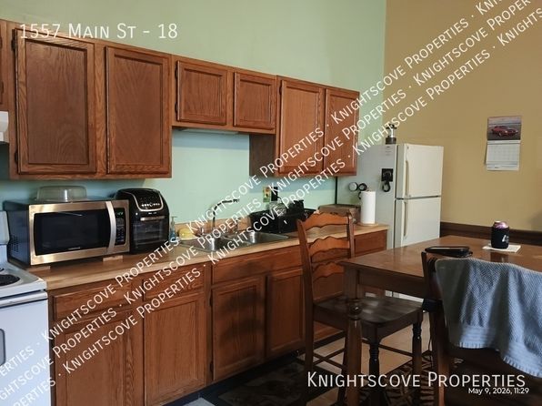 1557 Main St #18