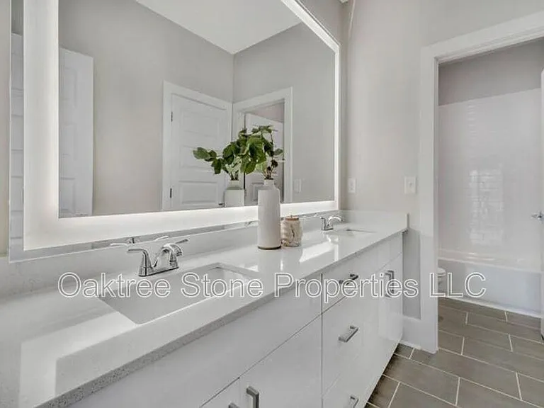 456 Parkway Dr #6 — Photo 12