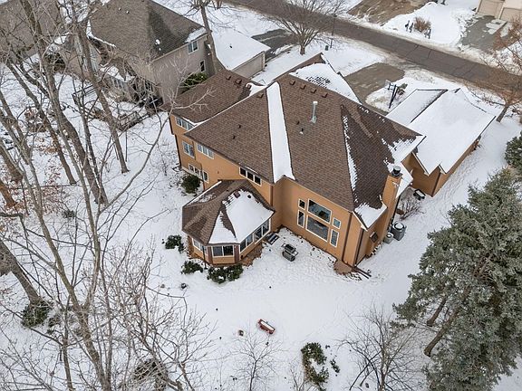 4th image of 16105 37th Ave N