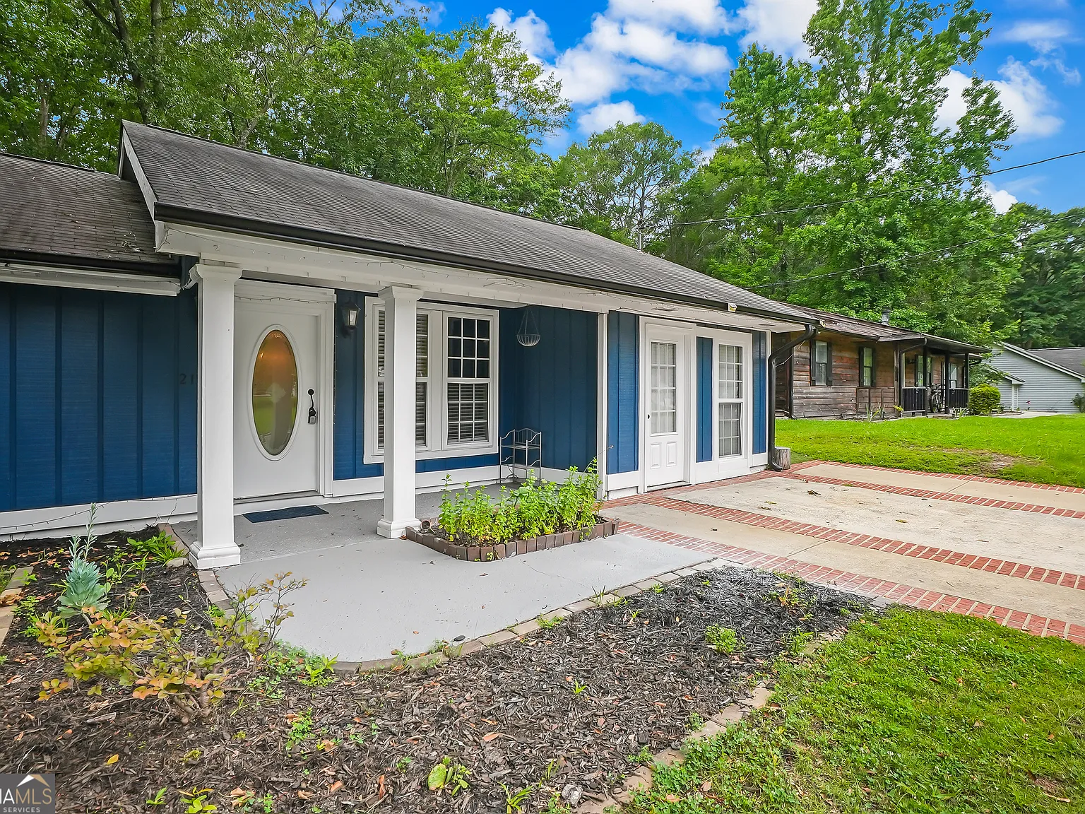 4 bed, 2.0 bath, 1062 sqft, $2,250 — Photo 4