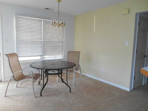 5th image of 5169 Heathglen Cir