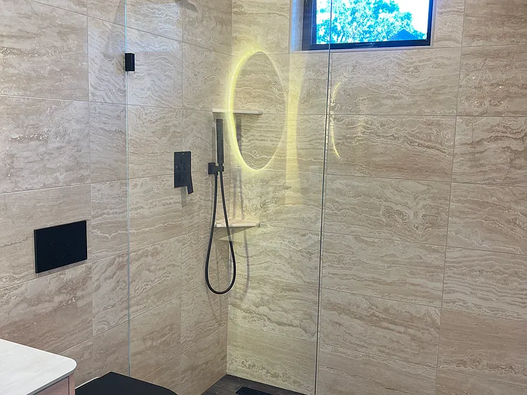 Upper powder bath (with shower)