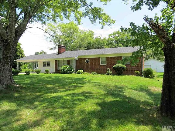 3rd image of 605 Lincoln Ln