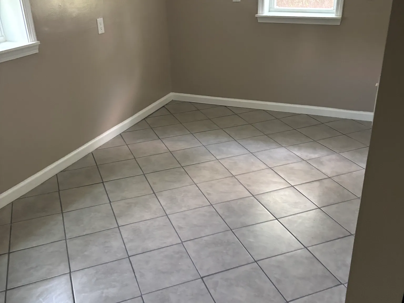 1 bed, 512 sqft, $975 — Photo 1