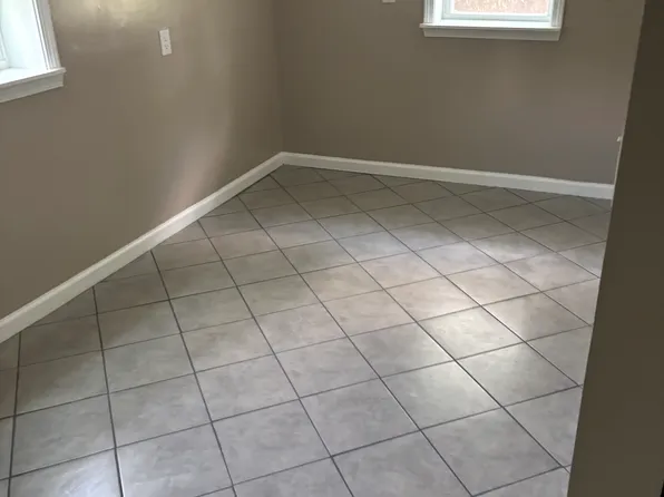 512 Overby St, Eden, NC 27288