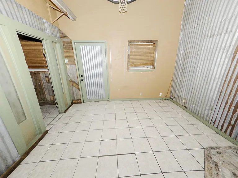 808 W Coffin St #100-1 — Photo 11