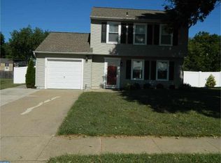 653 S Queen Anne Dr, Fairless Hills, PA 19030