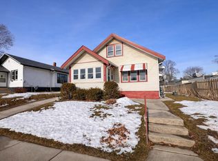 1012 Green St, Manitowoc, WI 54220