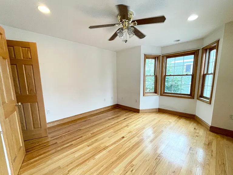 241 W 3rd St #2F — Photo 5