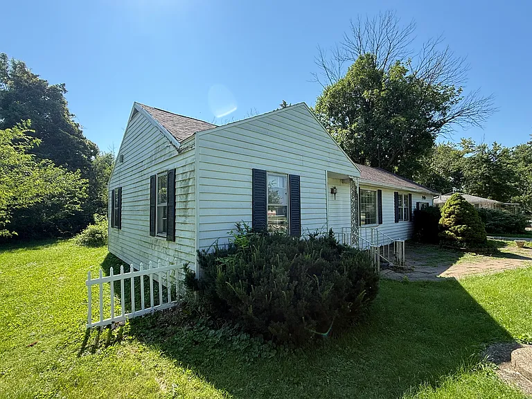 3114 Lakeland Rd — Photo 2