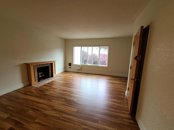 5th image of 6325 23rd Ave NE APT 5
