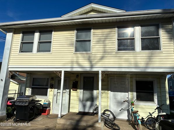 1802 Pine Ter