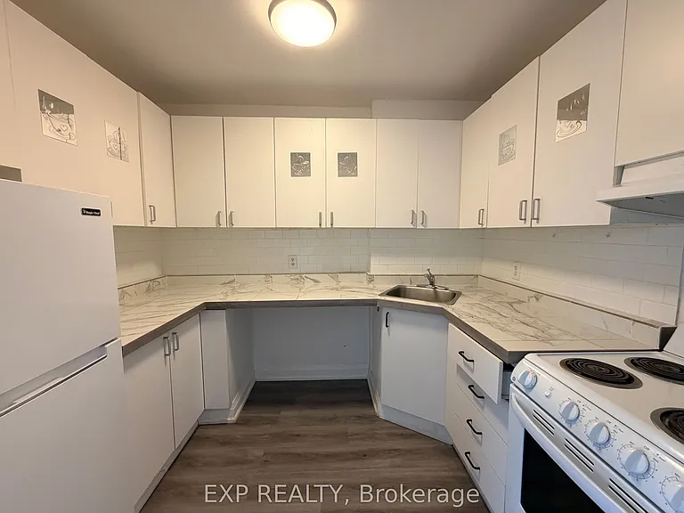102 Greensides Ave #14 — Photo 7