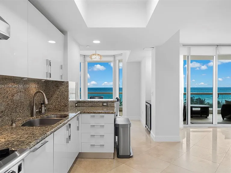 17875 Collins Ave #702 — Photo 33