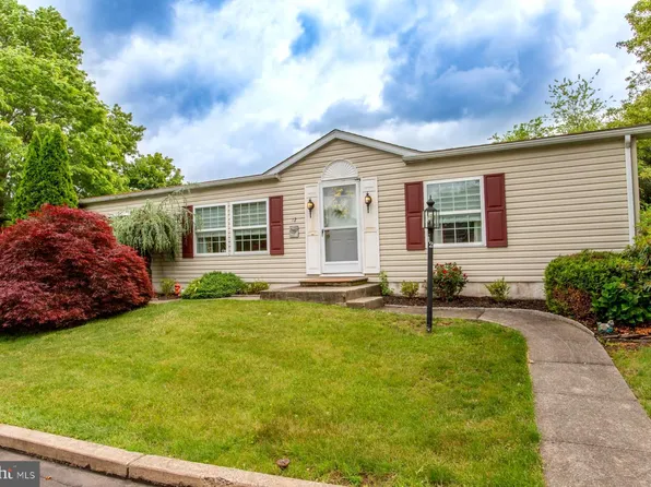 12 Williams Way, Sellersville, PA 18960