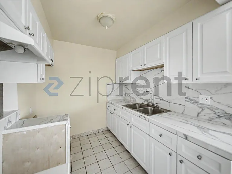7119 Templeton St #C — Photo 8