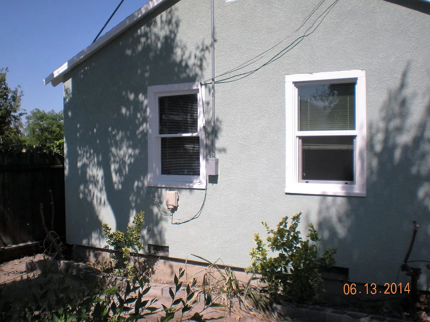 Cozy 1BR 1BA Cottage! Private Gated Entrance! Gardener Included! Pets Ok! — Photo 3