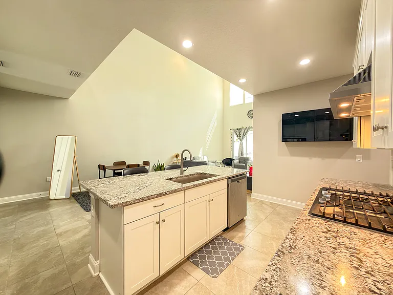 11368 Newtonian Blvd — Photo 7