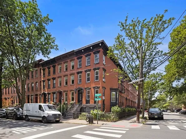 24 W Hamilton Pl, Jersey City, NJ 07302