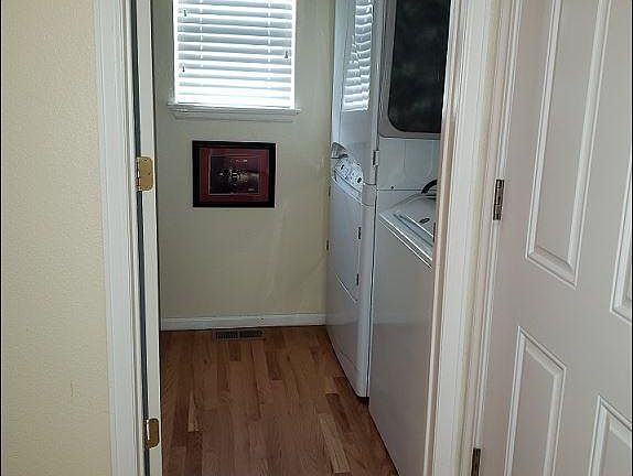 3rd image of 13935 Dogleg Ln