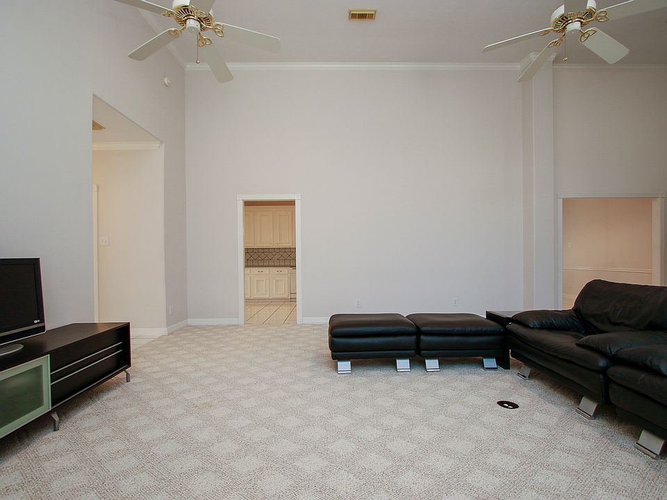 1st image of 1918 Emerald Green Dr