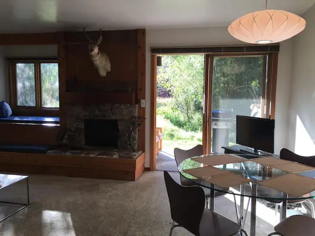 S Lake Creek Dr, Wilson — Photo 2