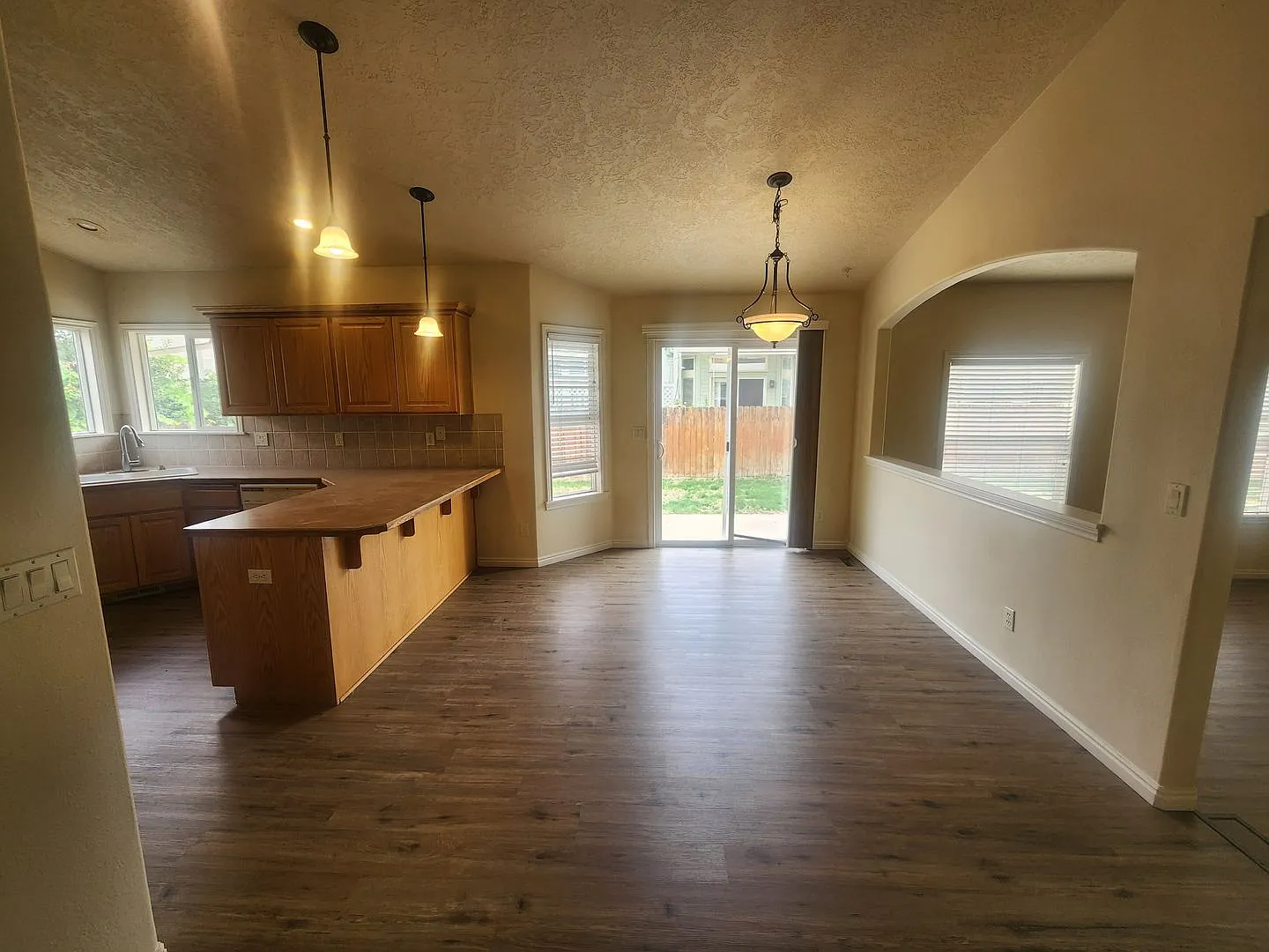 Like New 4Bedroom / 3 Bath Home in Meridian! — Photo 2